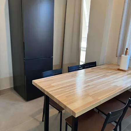 105 Sq.m. Near Center 아파트 *