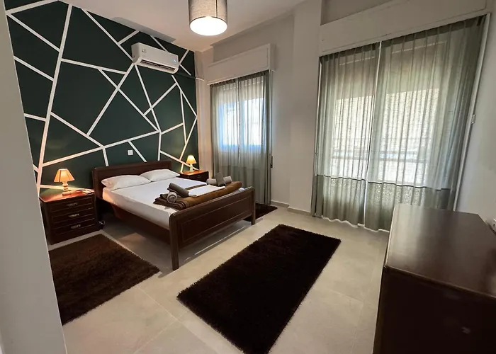 105 Sq.m. Near Center 아파트 파트라